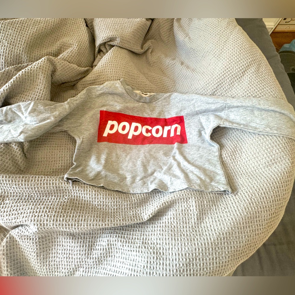 Vintage Muzicun popcorn long-sleeve shirt (crop) super cute